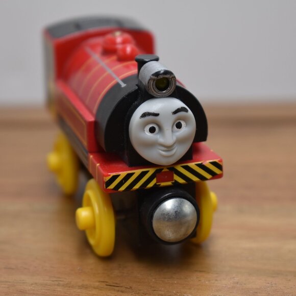 Talking Victor Y4550 Thomas & Friends Wooden Railway Engine Train Sounds 2012 - Picture 4 of 7